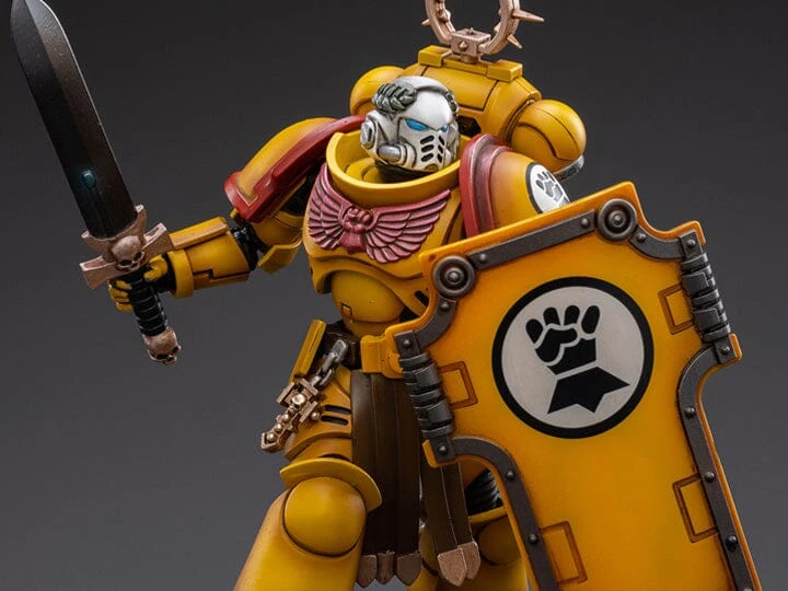 Warhammer 40K Imperial Fists Veteran Brother Thracius 1/18 Scale Figure 1 Warhammer 40K Imperial Fists Veteran Brother Thracius 1/18 Scale Figure