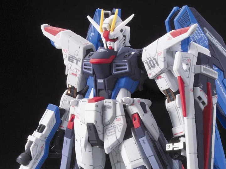 Bandai RG 1/144 #05 Freedom Gundam 1 Bandai RG 1/144 #05 Freedom Gundam