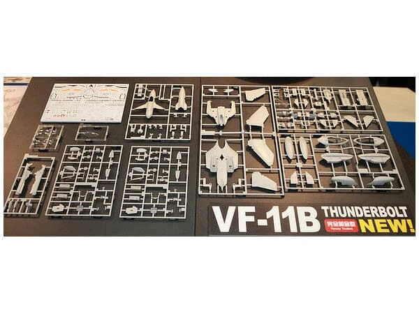 Macross Plus VF-11B Thunderbolt 1/72 Scale Model Kit 5 Macross Plus VF-11B Thunderbolt 1/72 Scale Model Kit - Image 5